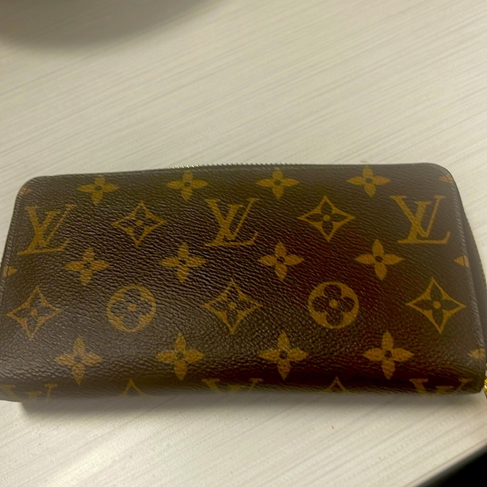 LV wallet